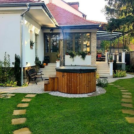 Belvarosi Kerteshaz Keszthely Εξωτερικό φωτογραφία