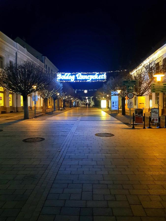 Belvarosi Kerteshaz Keszthely Εξωτερικό φωτογραφία